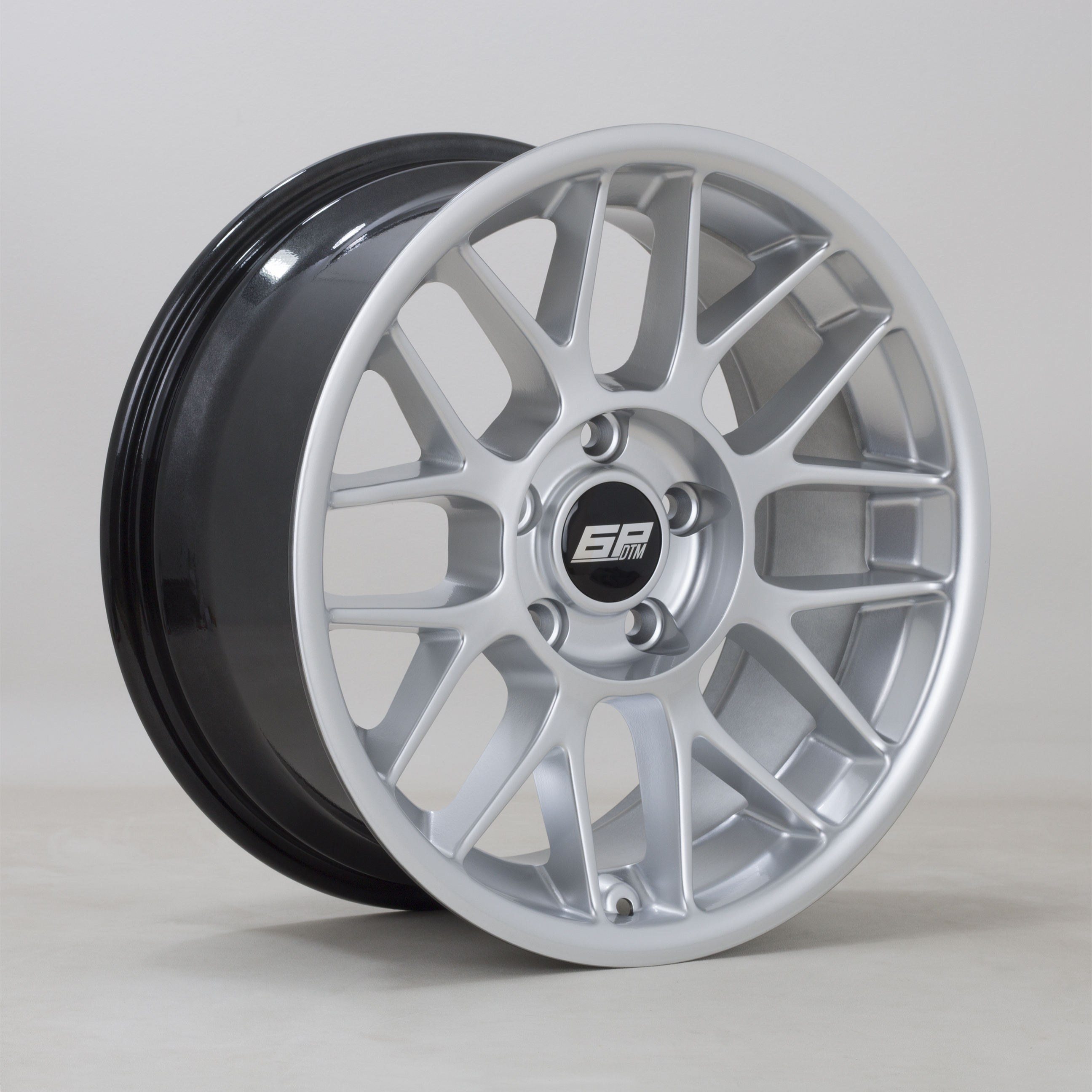6PERFORMANCE DTM hliníkové disky 8x17 5x120 ET25 HSilver