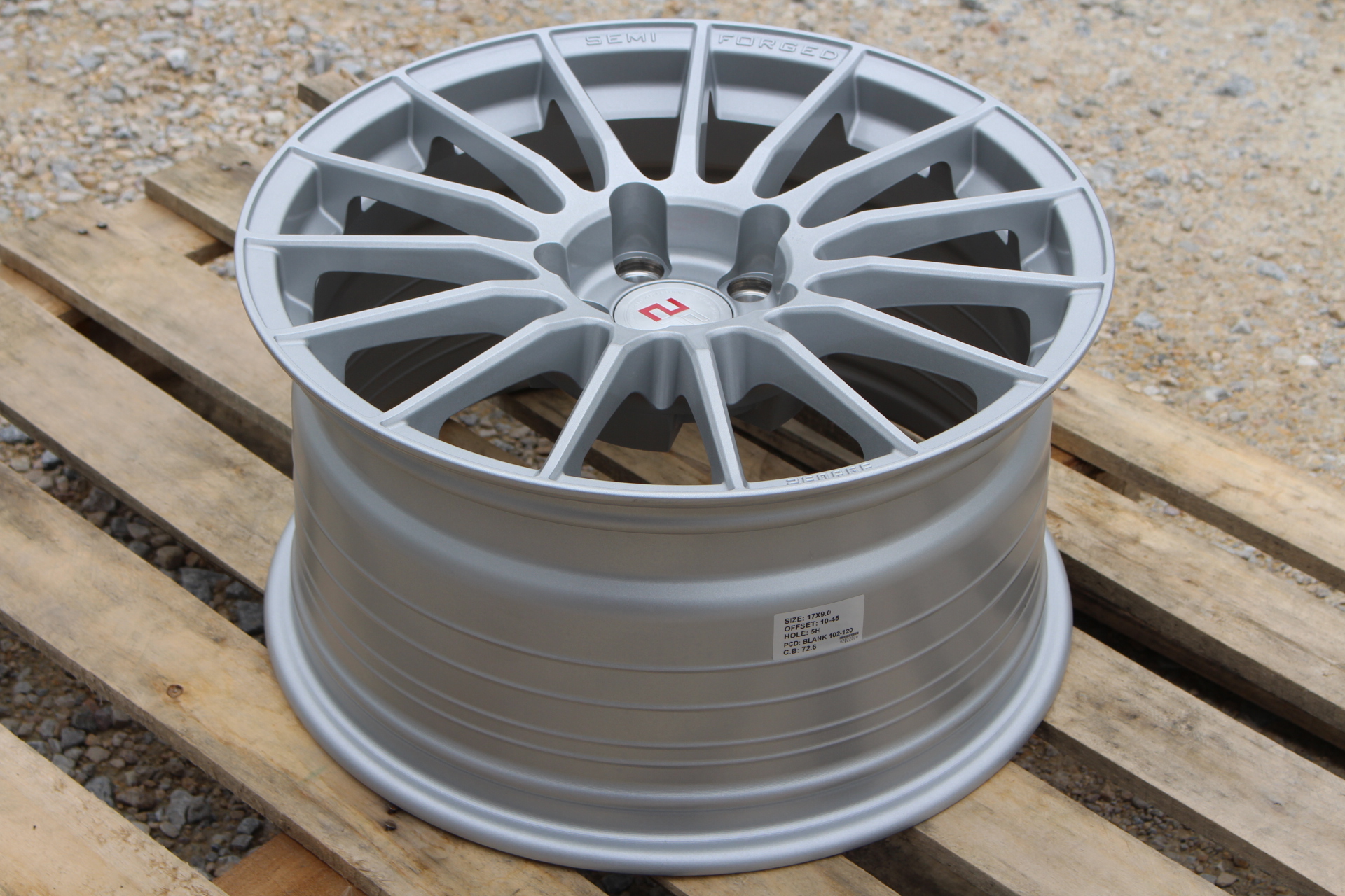 2FORGE ZF1 - kovaný zákazkový disk v tradičnom dizajne