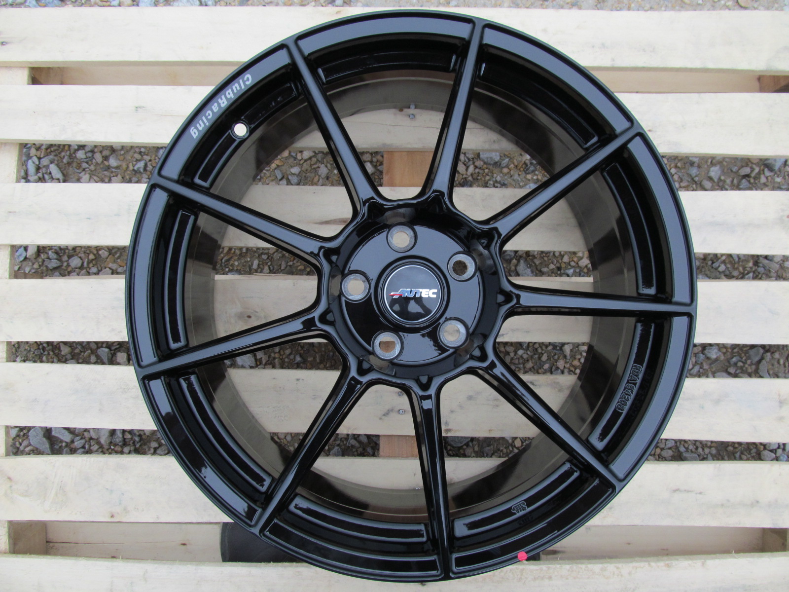AUTEC ClubRacing - závodný disk vyrobený technikou flow forged