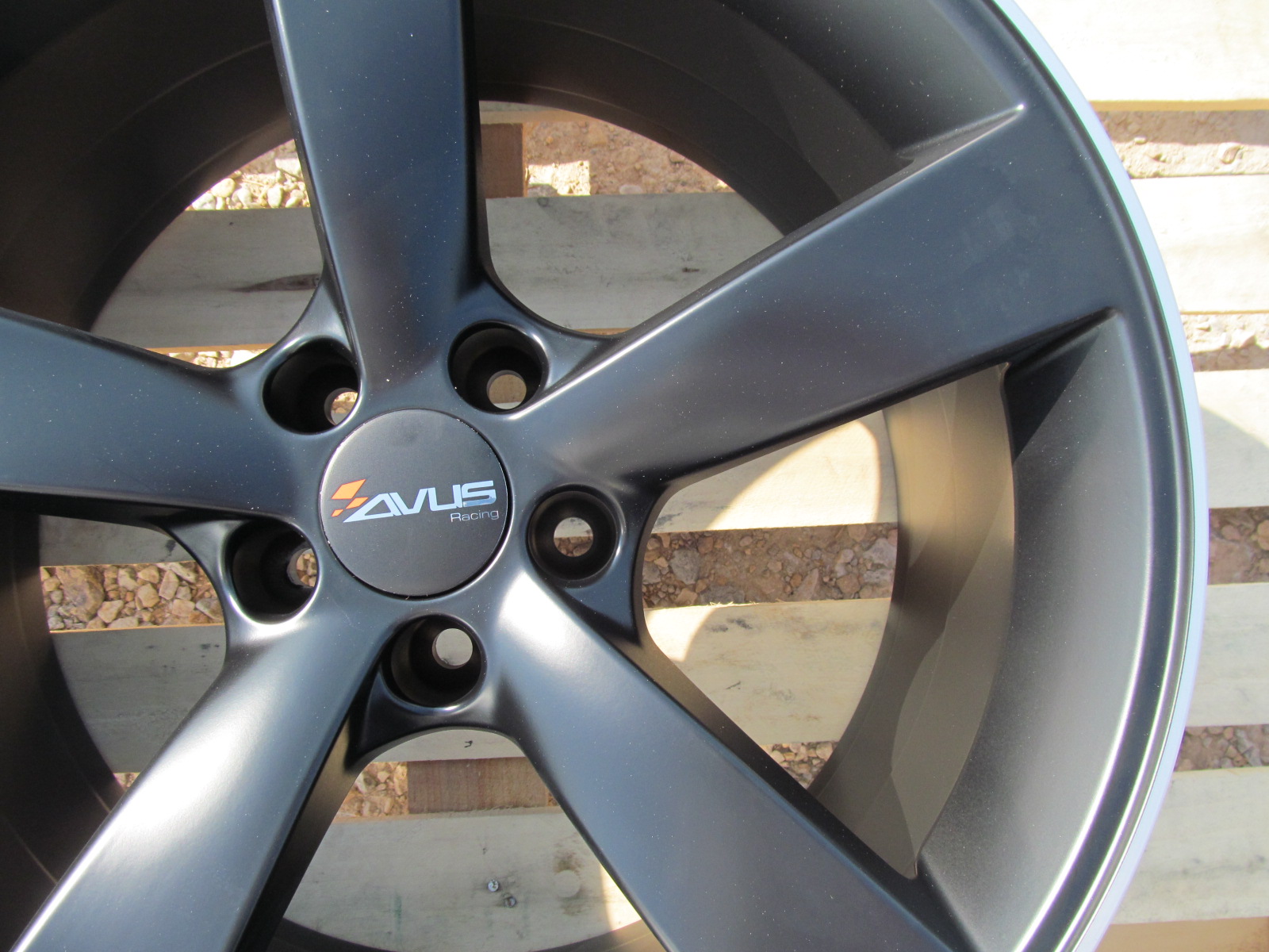 AVUS AF10