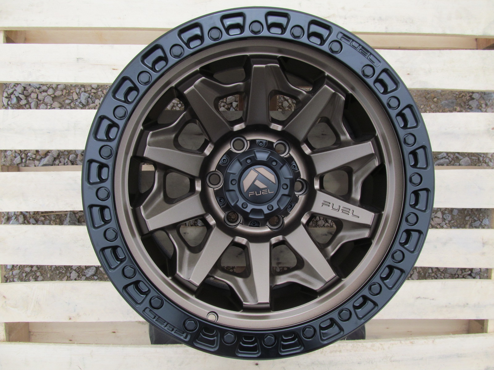FUEL D696 COVERT - koleso pre tvrdý offroad