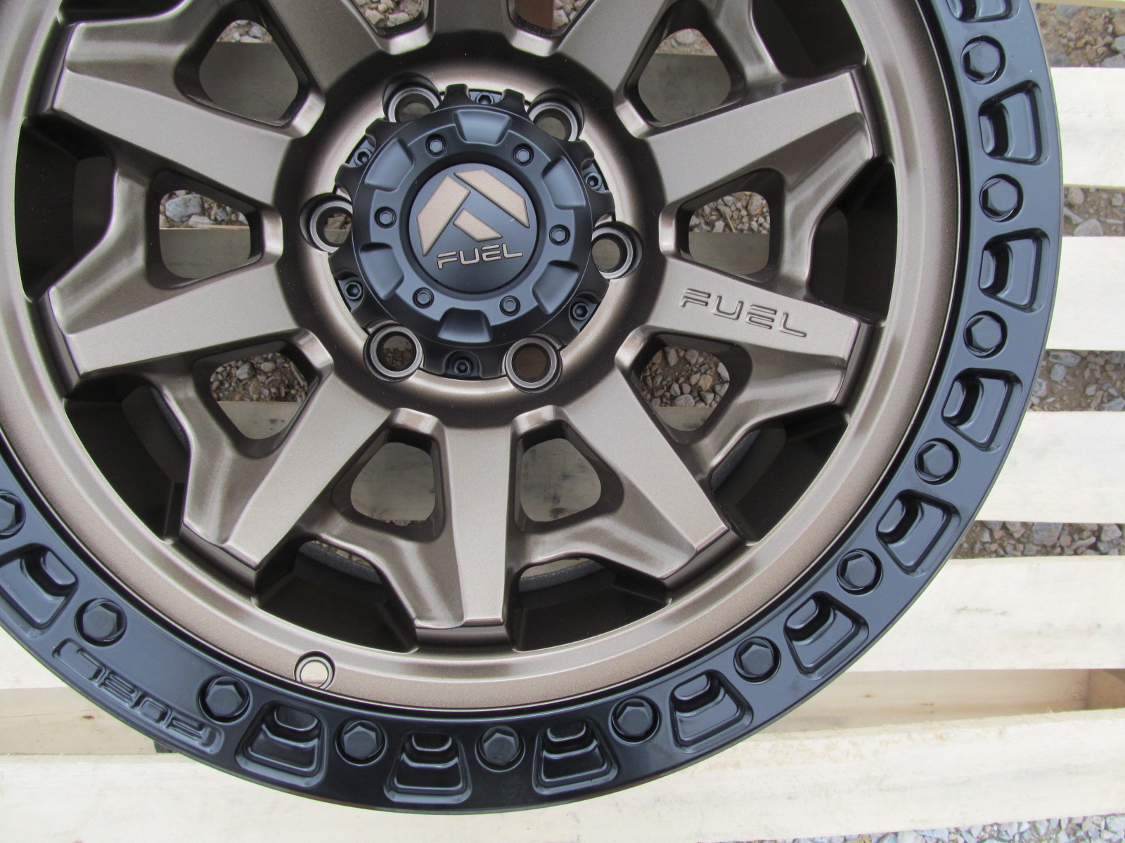 FUEL D696 COVERT - koleso pre tvrdý offroad