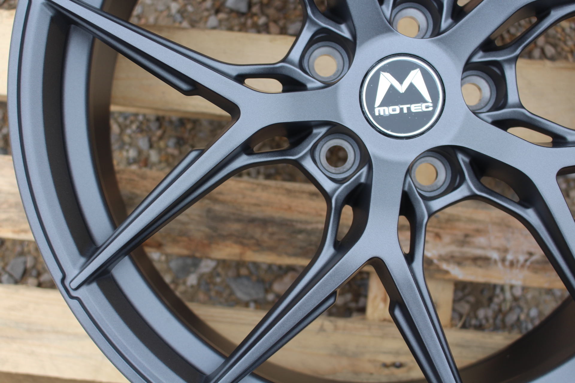 MOTEC Ultimate