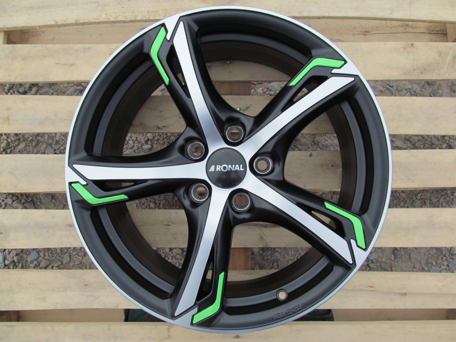 RONAL R62 Green - disk podľa príslovia komu sa nelení, tomu sa zelení